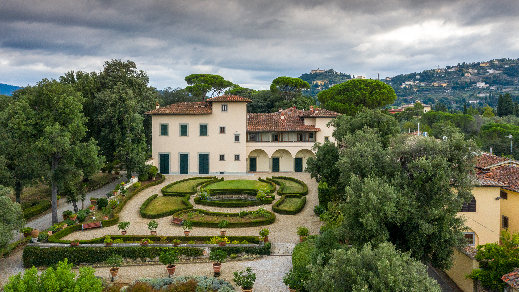 VILLA IL GAROFALO ANDARE PER GIARDINI